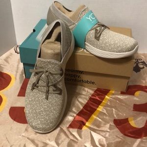 You by Skechers GOGA Max Exhale Shoes in Taupe